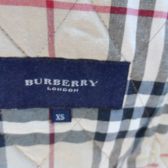 Burberry London Burgundy Quilted Barn Jacket – Size XS - Picture 14 of 16